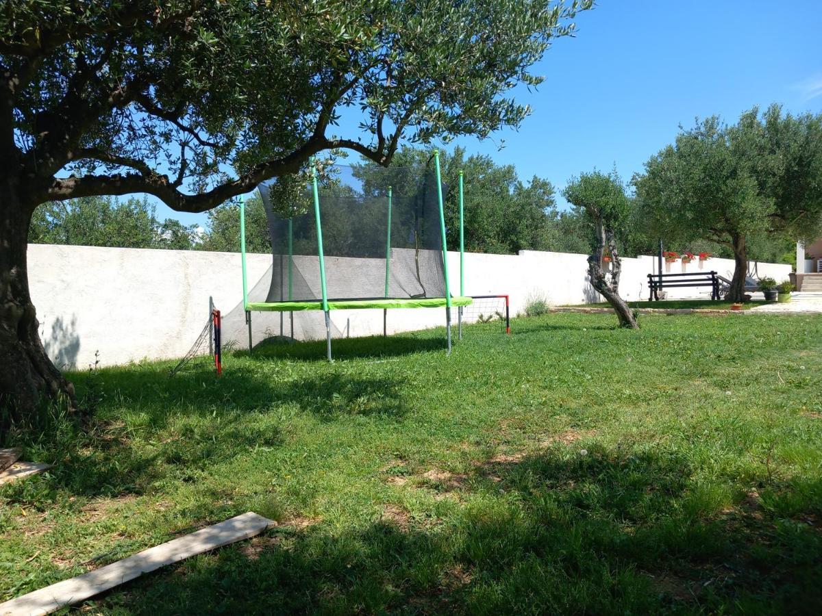 Leggiero Villa Benkovac Buitenkant foto